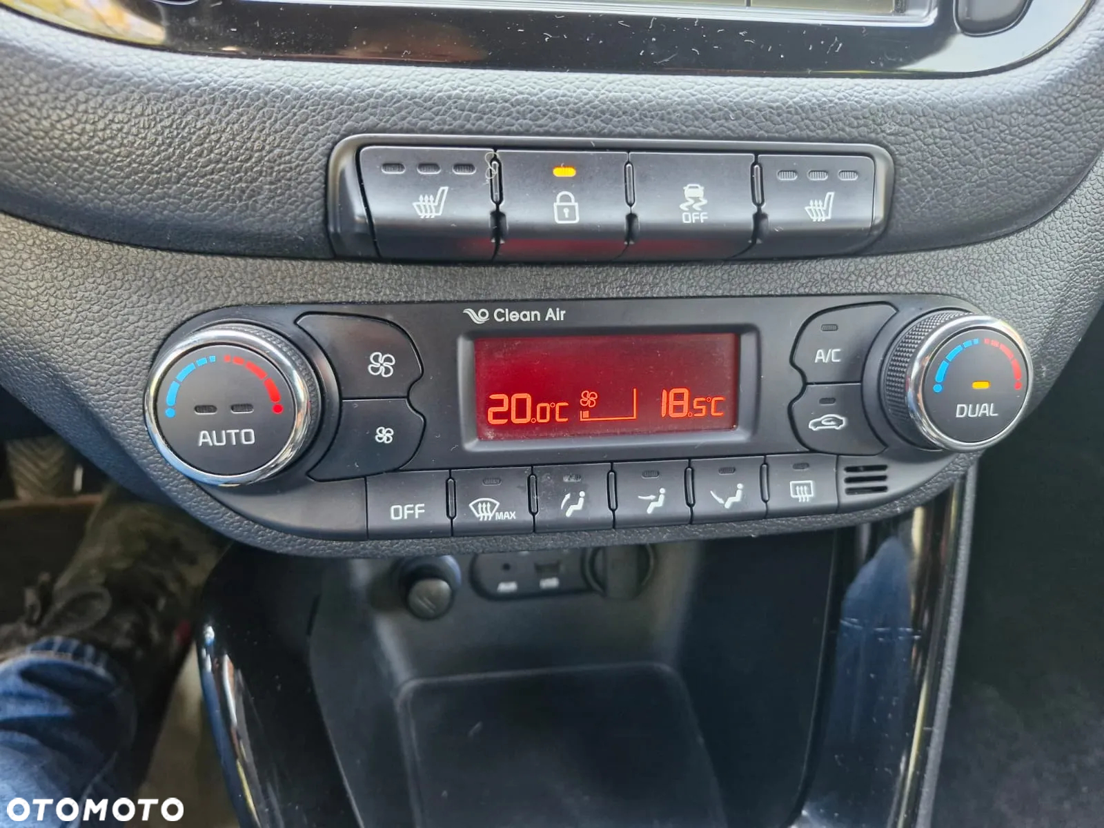 Kia Ceed 1.6 GDI Dream Team Edition - 28