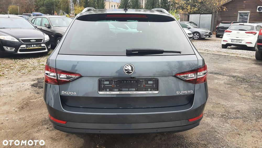 Skoda Superb 1.8 TSI DSG SportLine - 8