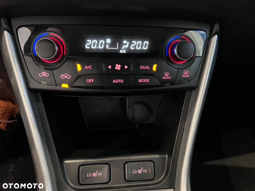 Suzuki SX4 S-Cross 1.4 T Premium - 25