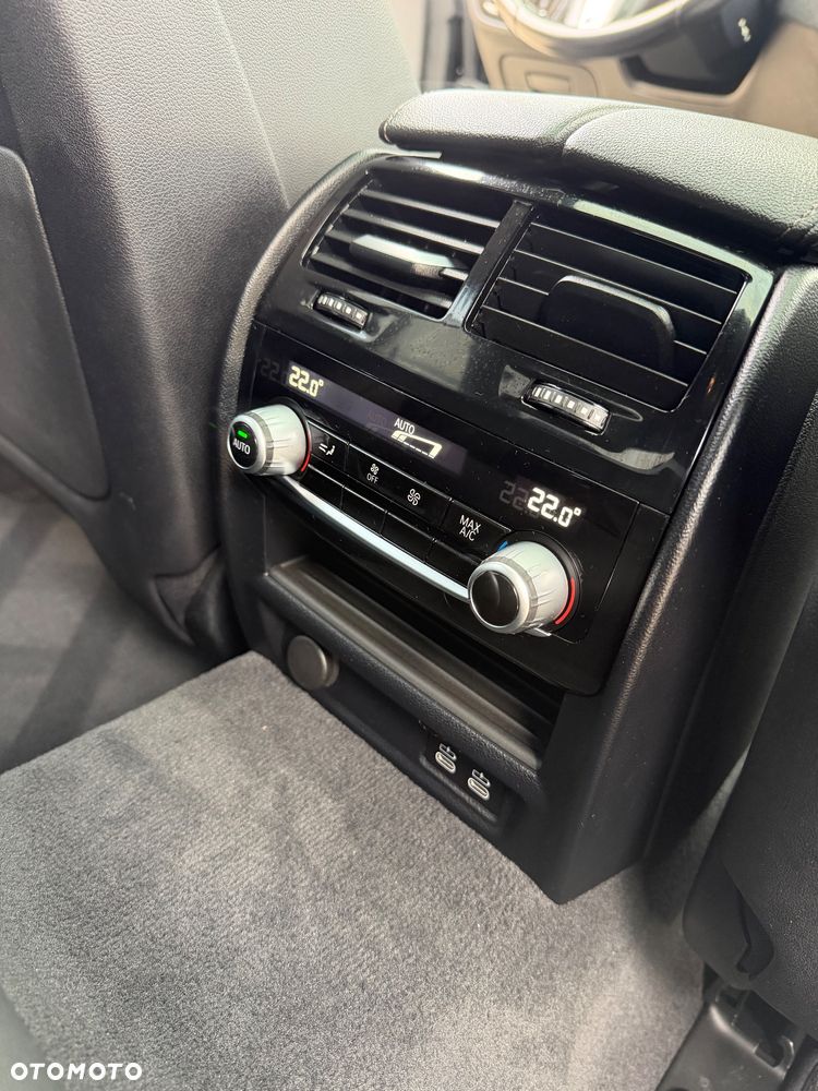 BMW Seria 5 520d M Sport Edition - 9