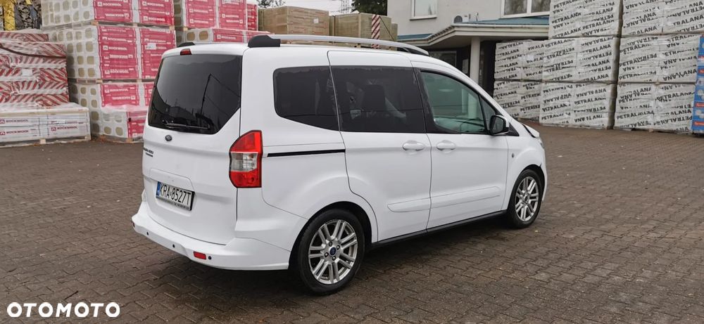 Ford Tourneo Courier 1.5 TDCi Titanium - 3