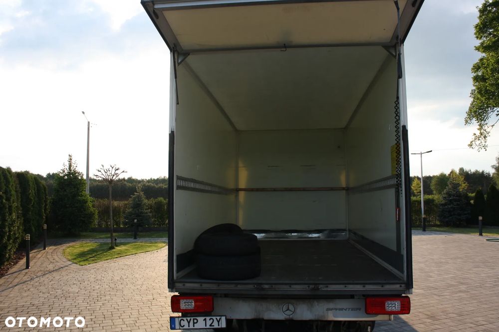 Mercedes-Benz Sprinter - 16