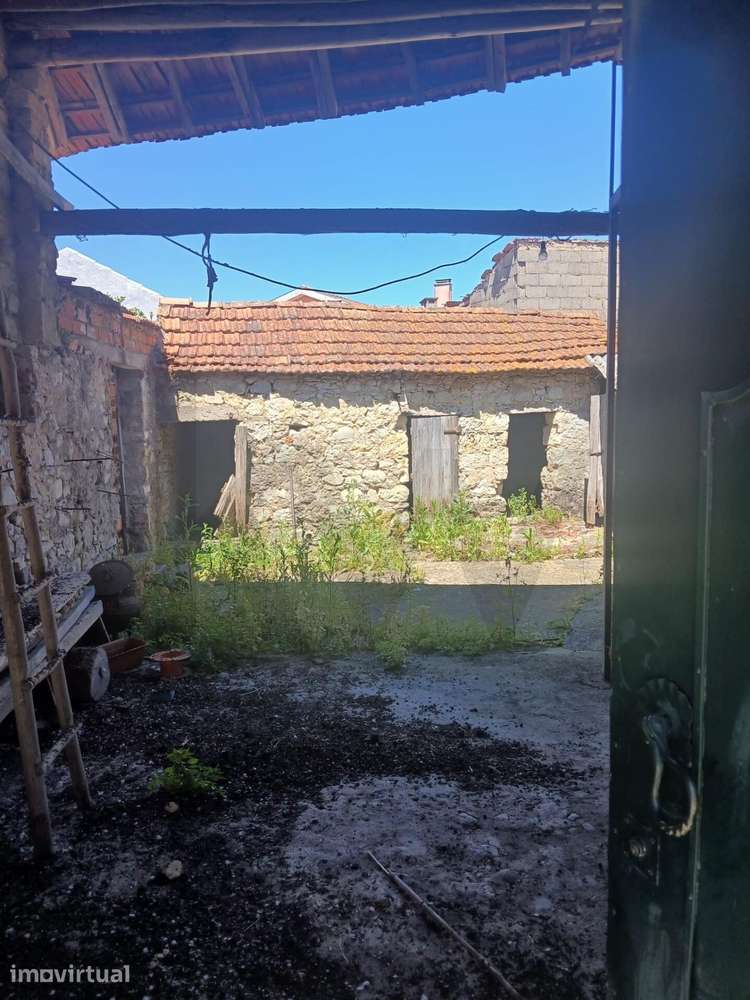 Moradia com Garagem Independente em Ourentã – Excelente Oportunidad - Grande imagem: 3/8
