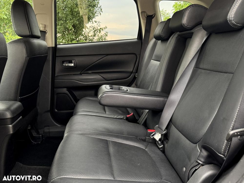 Mitsubishi Outlander - 18