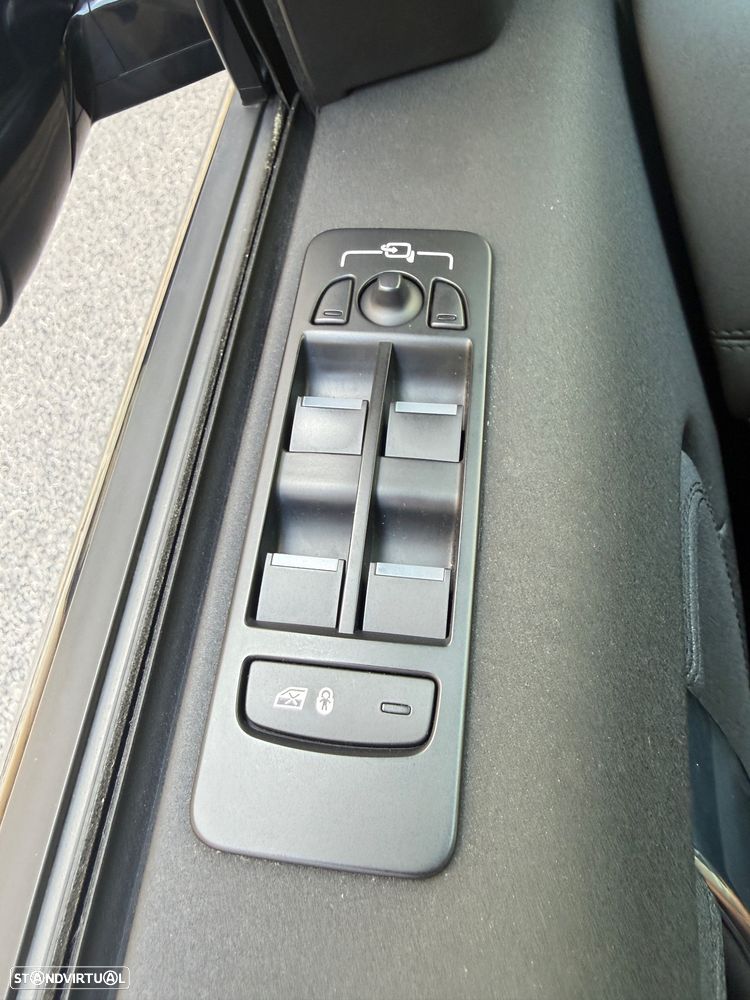 Land Rover Discovery Sport P300e - 30