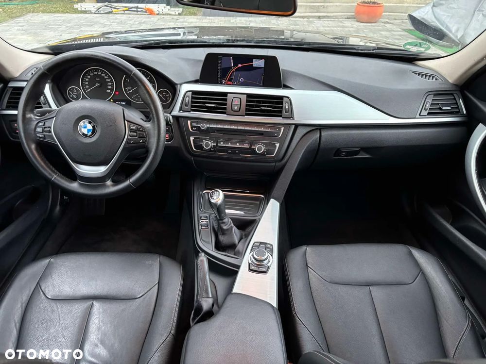 BMW Seria 3 318d DPF Touring Edition Sport - 8