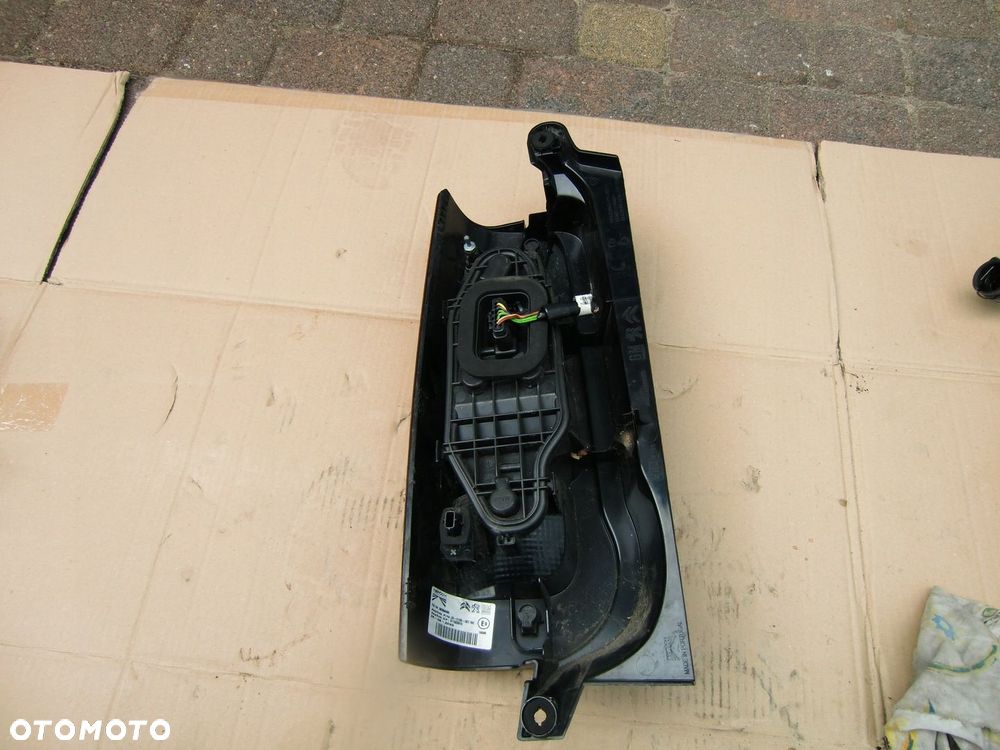 LAMPA PRAWA BERLINGO PARTNER COMBO ORY EUROPA - 2