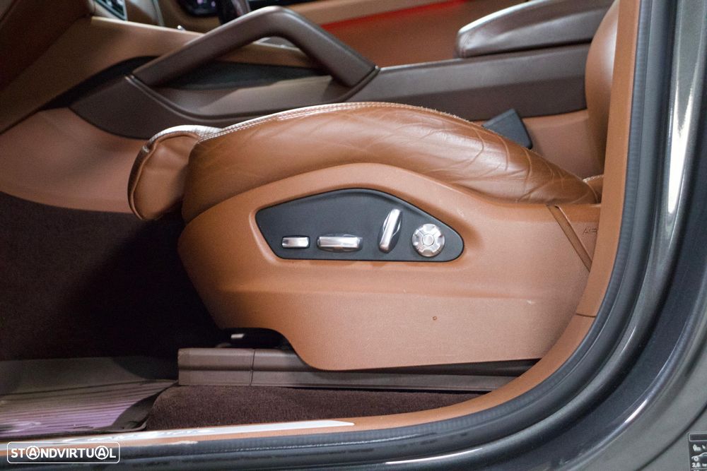 Porsche Cayenne - 25