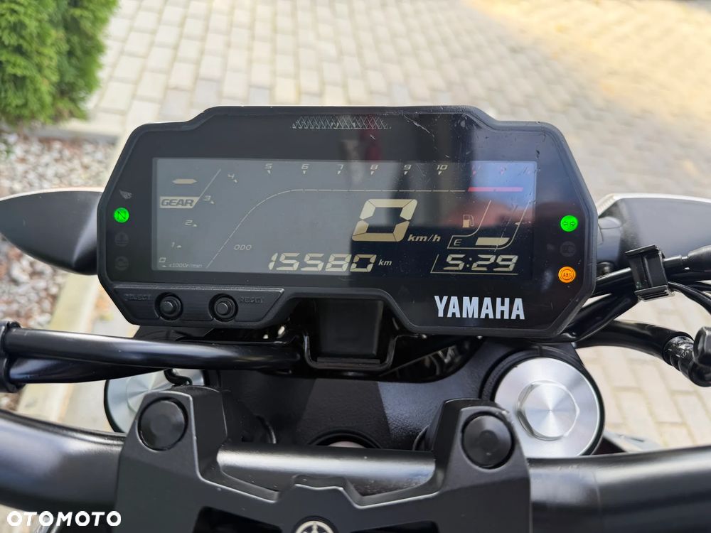 Yamaha MT - 28