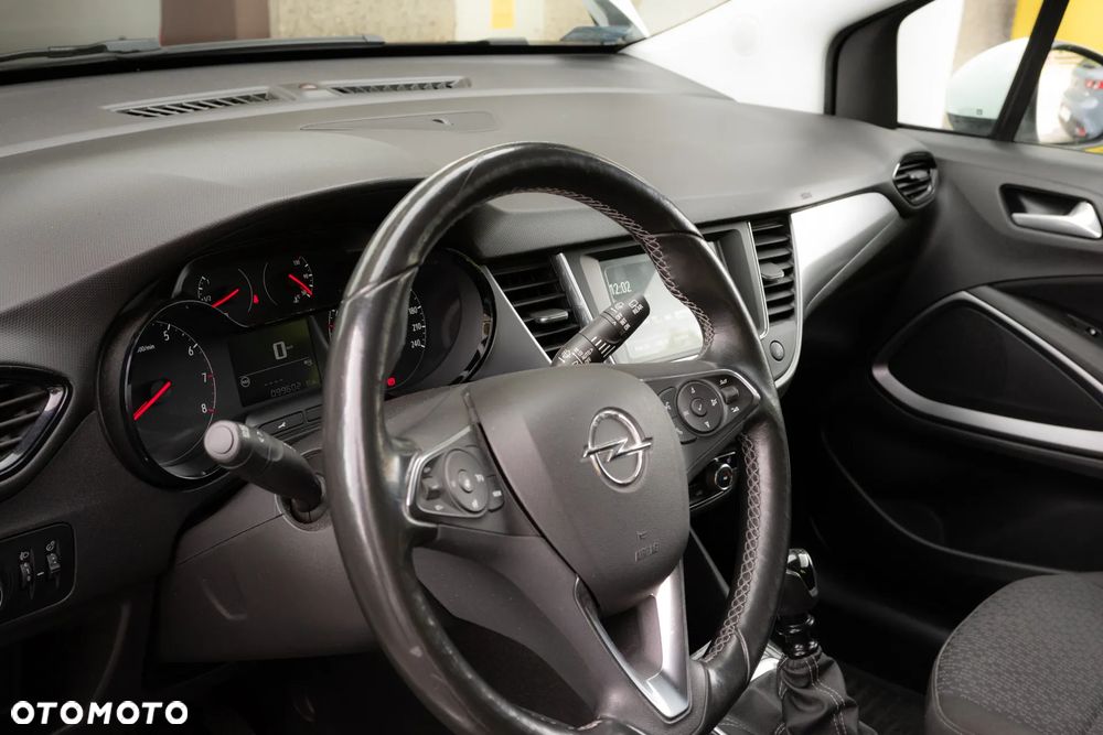 Opel Crossland X 1.2 T Enjoy S&S - 11