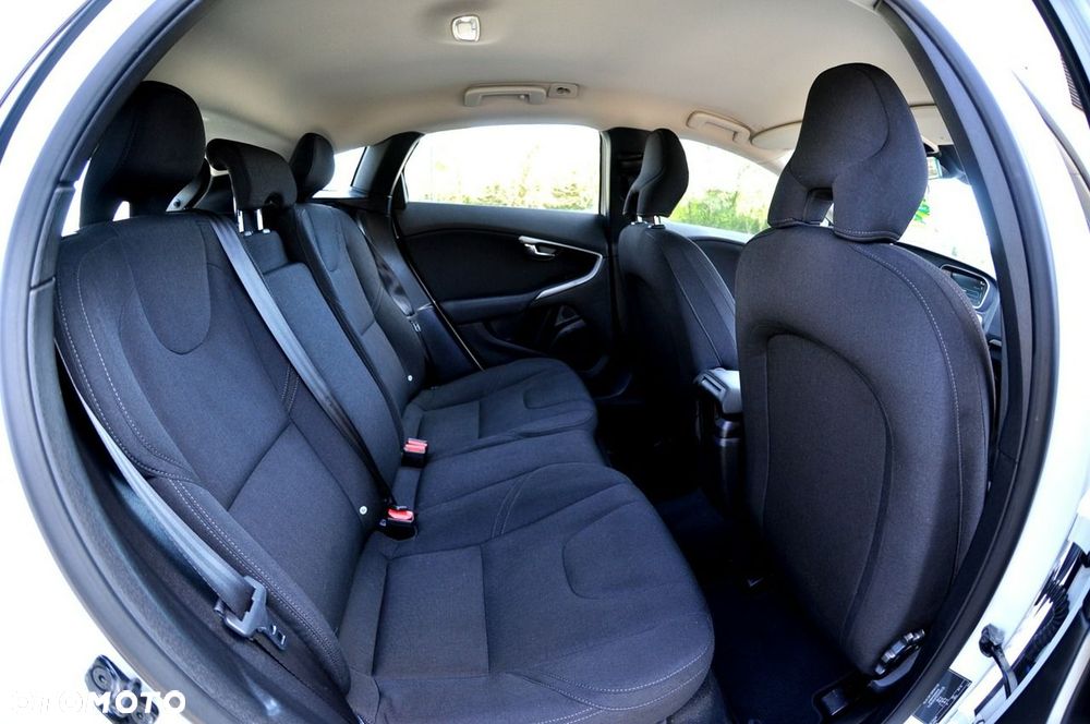 Volvo V40 D2 Momentum - 10