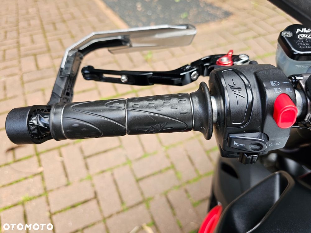 MV AGUSTA Brutale - 22