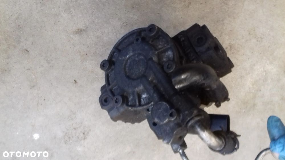 pompa wtryskowa 03L130755E Fabia II 1.6 TDI CAYC - 2