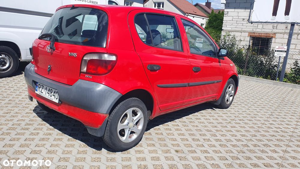 Toyota Yaris 1.0 Base - 4
