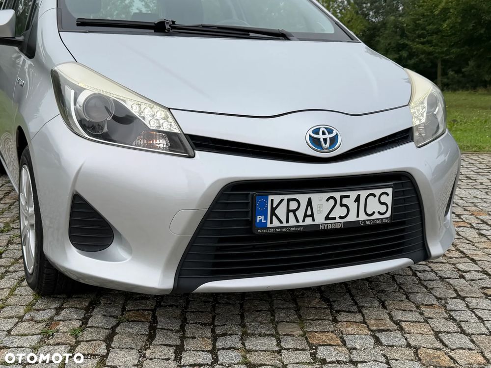 Toyota Yaris Hybrid 100 Premium - 11