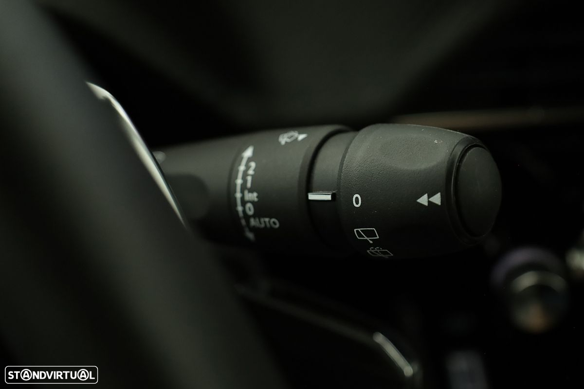Peugeot 2008 1.2 PureTech Allure EAT8 - 20