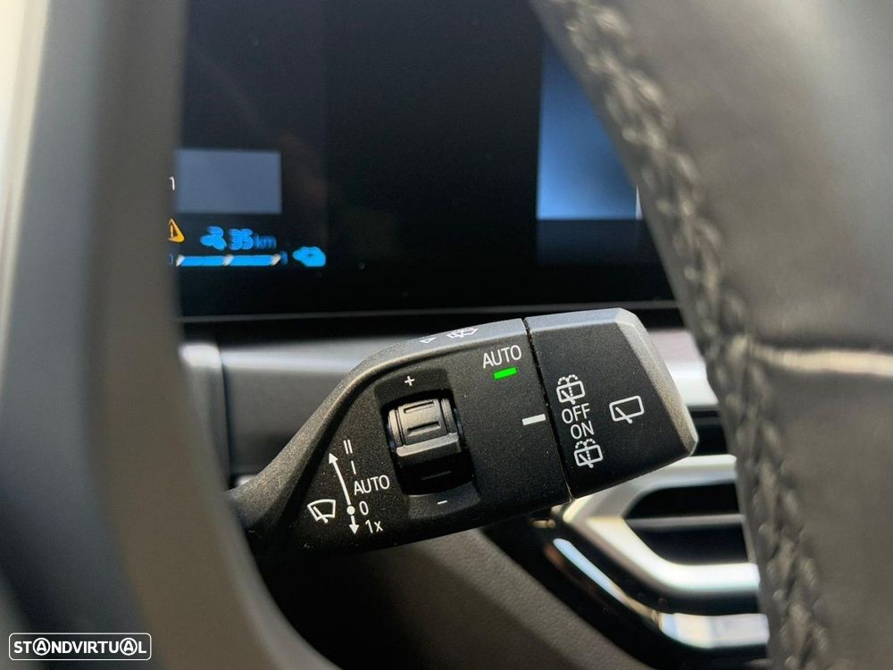 BMW 330 e Touring Pack M Auto - 35