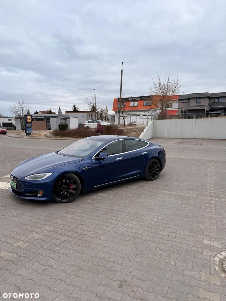 Tesla Model S Dual Motor Allradantrieb Performance - 16