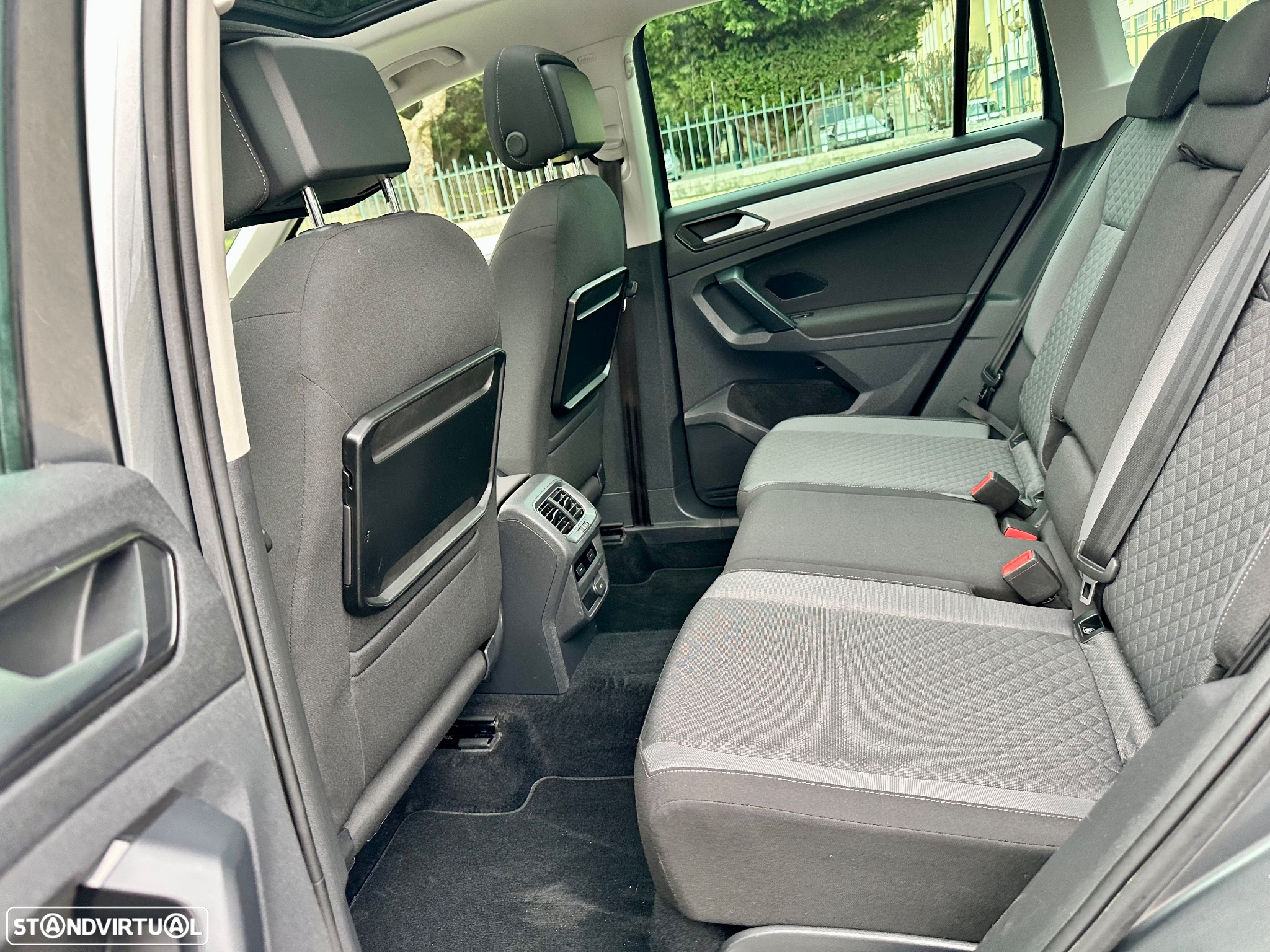 VW Tiguan 1.6 TDI Confortline - 24
