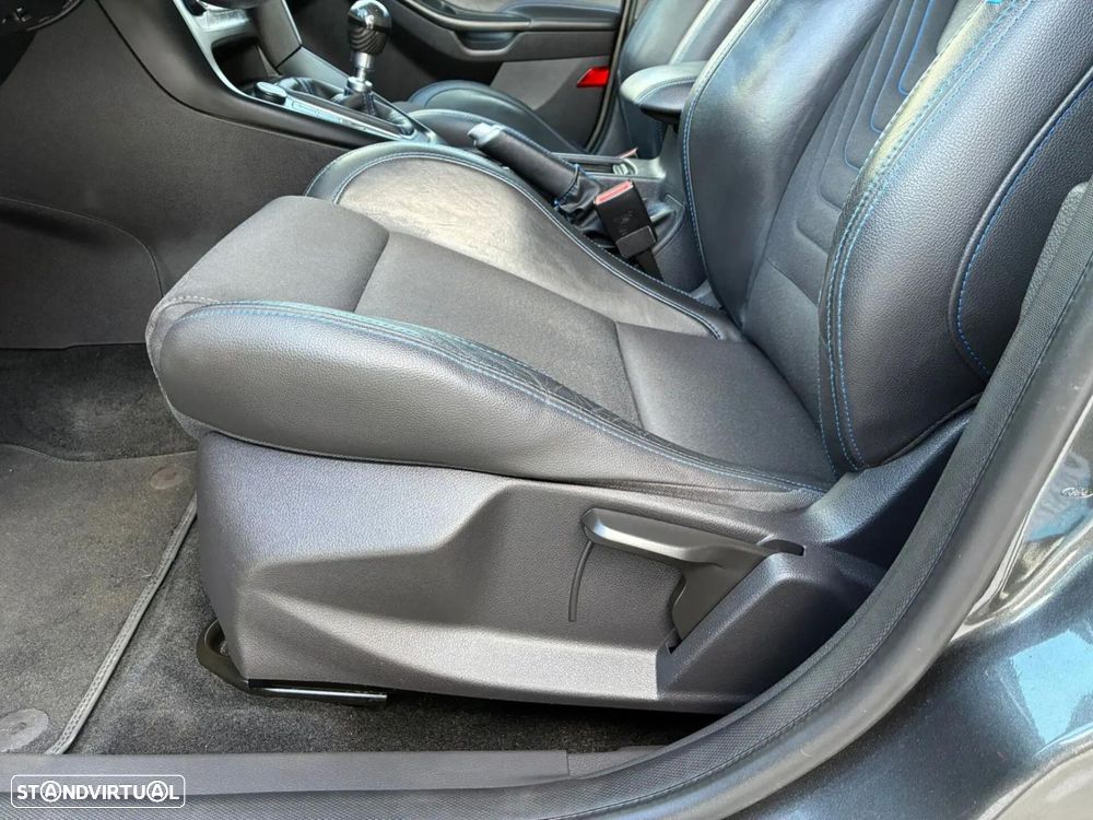 Ford Focus - 22