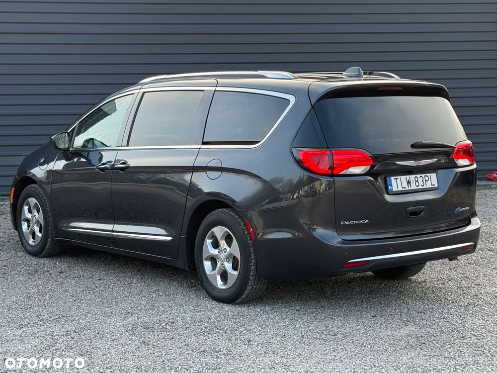 Chrysler Pacifica - 3