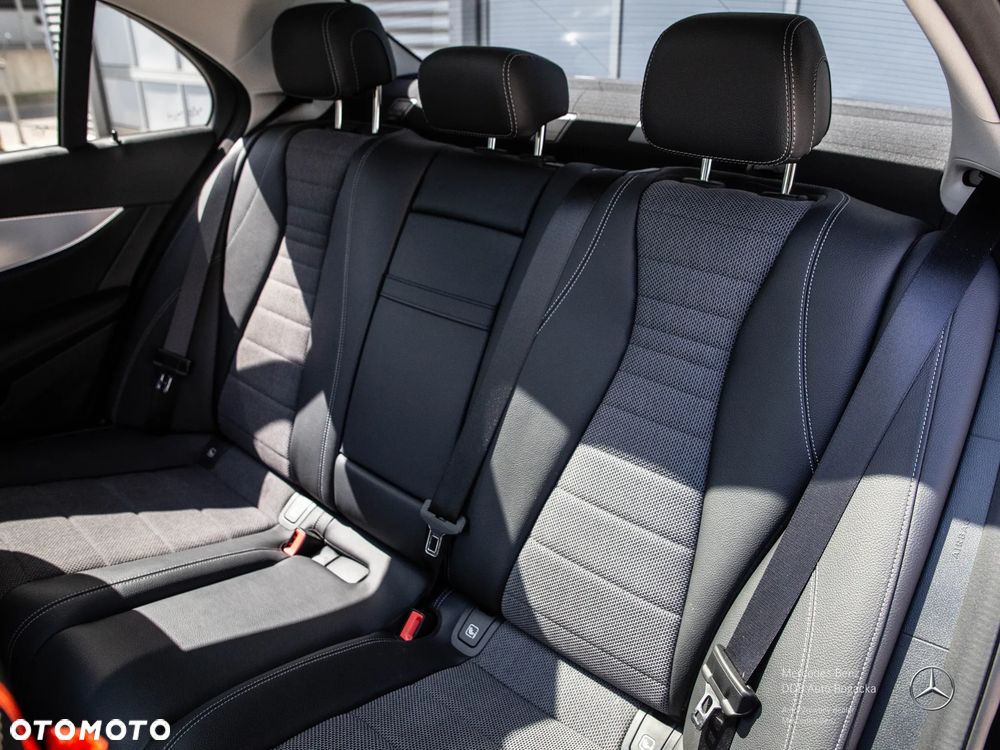 Mercedes-Benz Klasa E 220 d 4-Matic Avantgarde - 14
