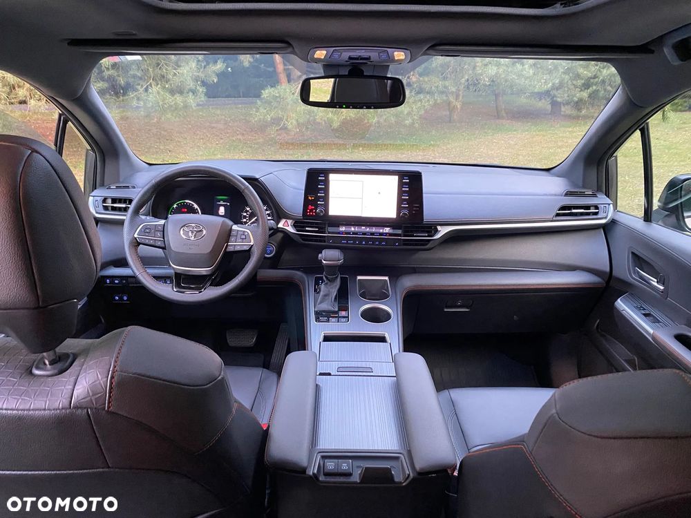 Toyota Sienna - 9