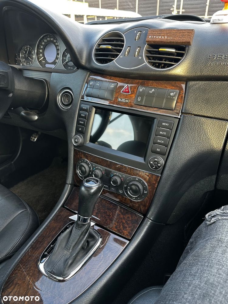 Mercedes-Benz CLK - 23