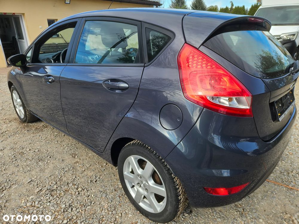Ford Fiesta 1.25 Celebration - 26