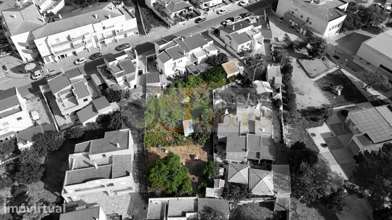 Pêra - Terreno Urbano com 645 m2 - Localização Central - Grande imagem: 3/24
