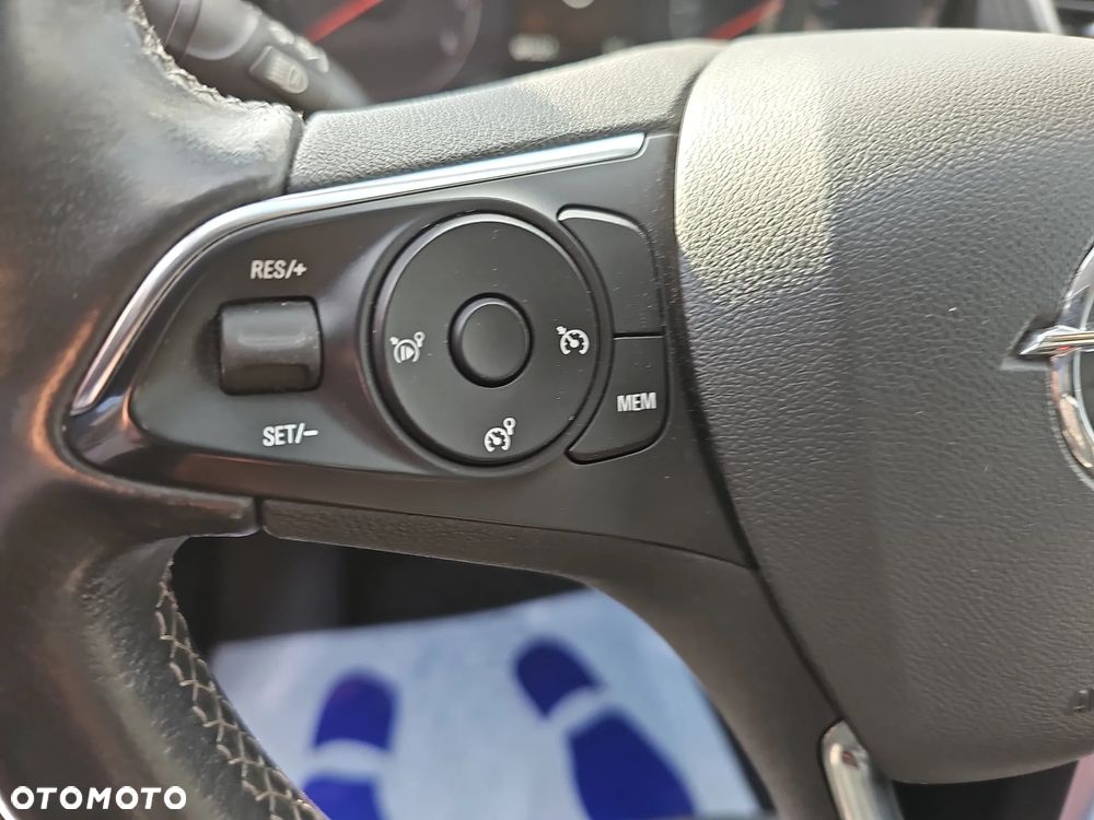 Opel Grandland X 1.2 T GPF Design Line S&S - 17