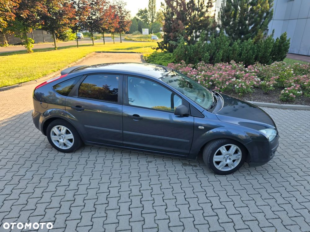 Ford Focus 1.6 Ambiente - 28