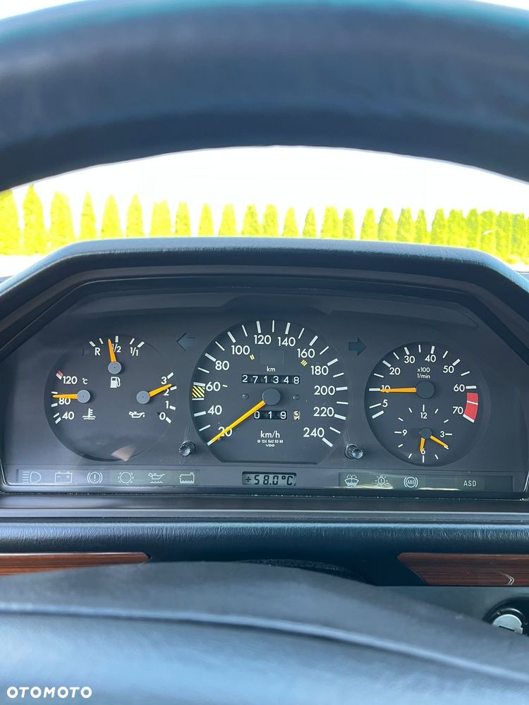 Mercedes-Benz W124 (1984-1993) - 21