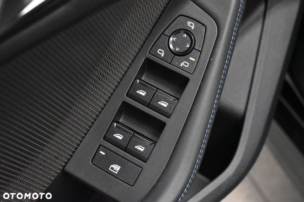 BMW Seria 1 120 mHEV - 8
