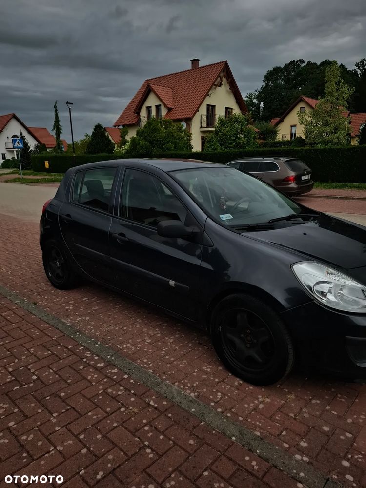 Renault Clio 1.5 dCi Authentique - 8