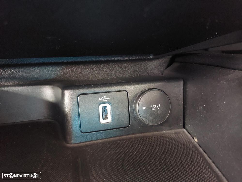 Ford Focus 1.5 TDCi EcoBlue Business - 24