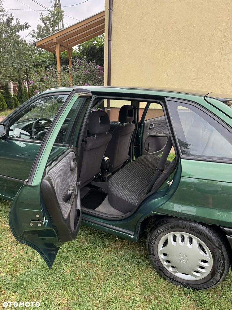 Opel Astra 1.6 - 2