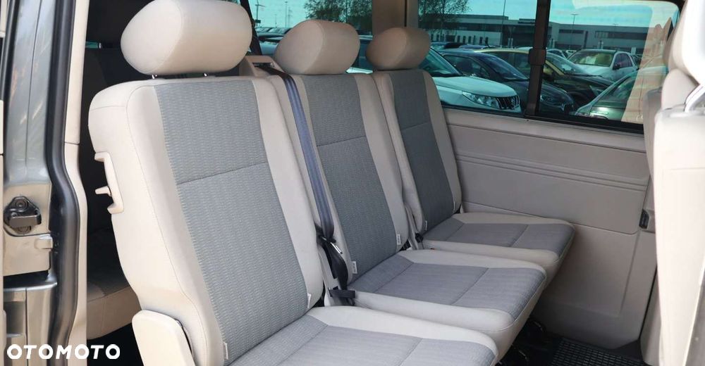 Volkswagen Caravelle - 21