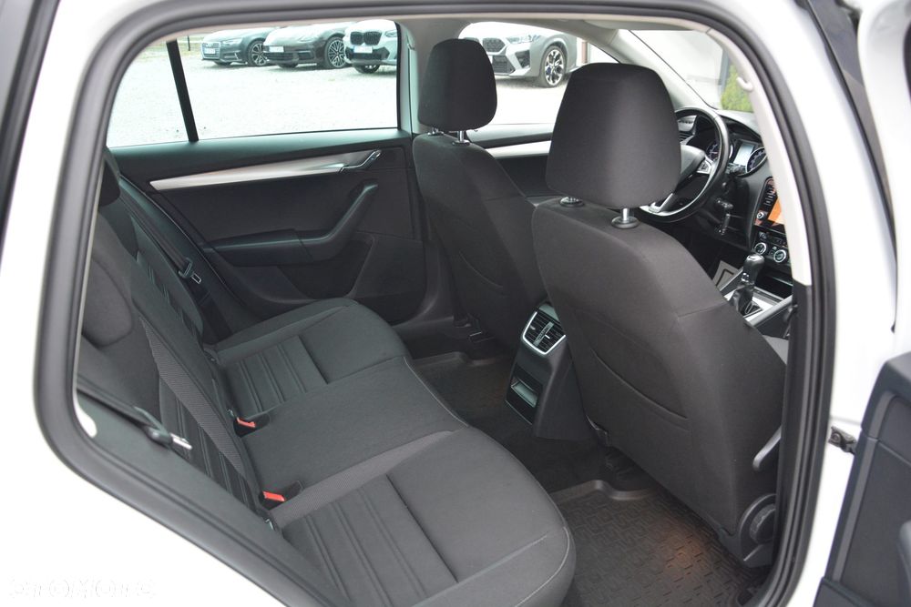 Skoda Octavia 1.6 TDI DSG Ambition - 16