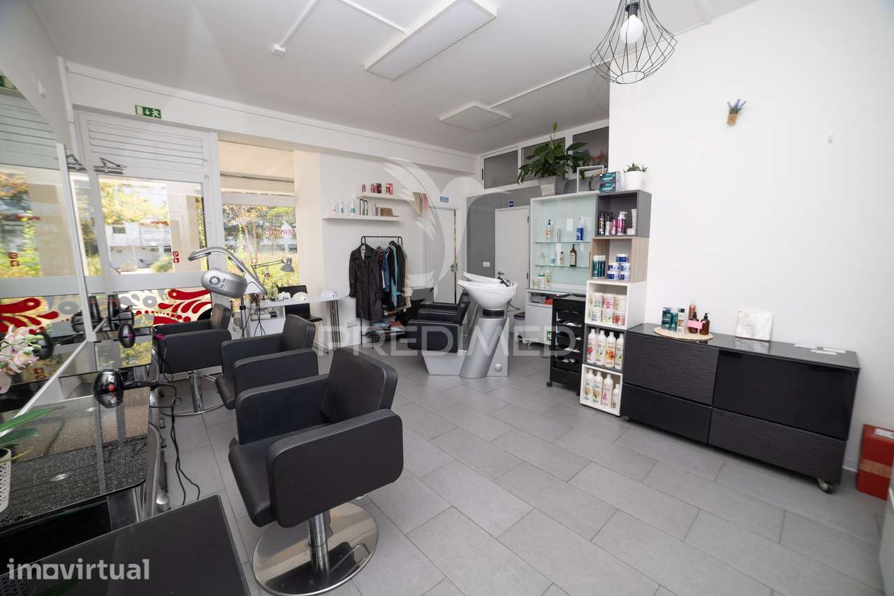 Espaço Comercial Totalmente Equipado para Cabeleireiro e Estética - Grande imagem: 3/9