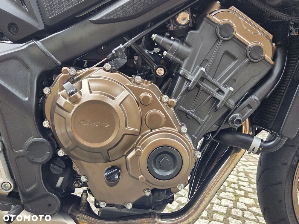 Honda CB - 12
