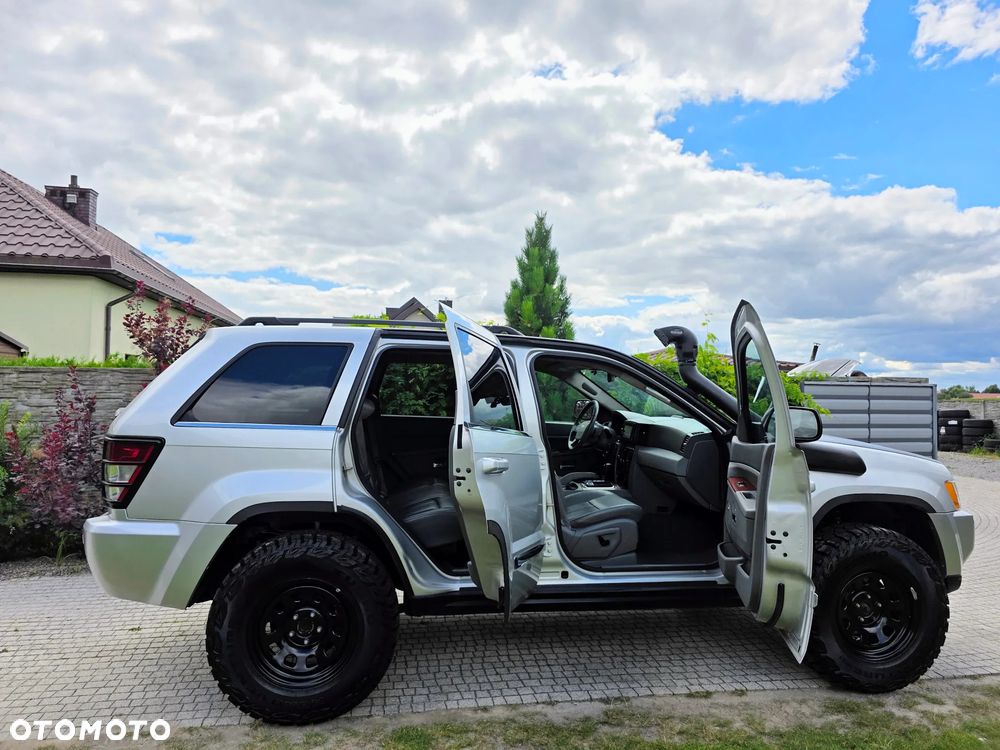 Jeep Grand Cherokee - 28