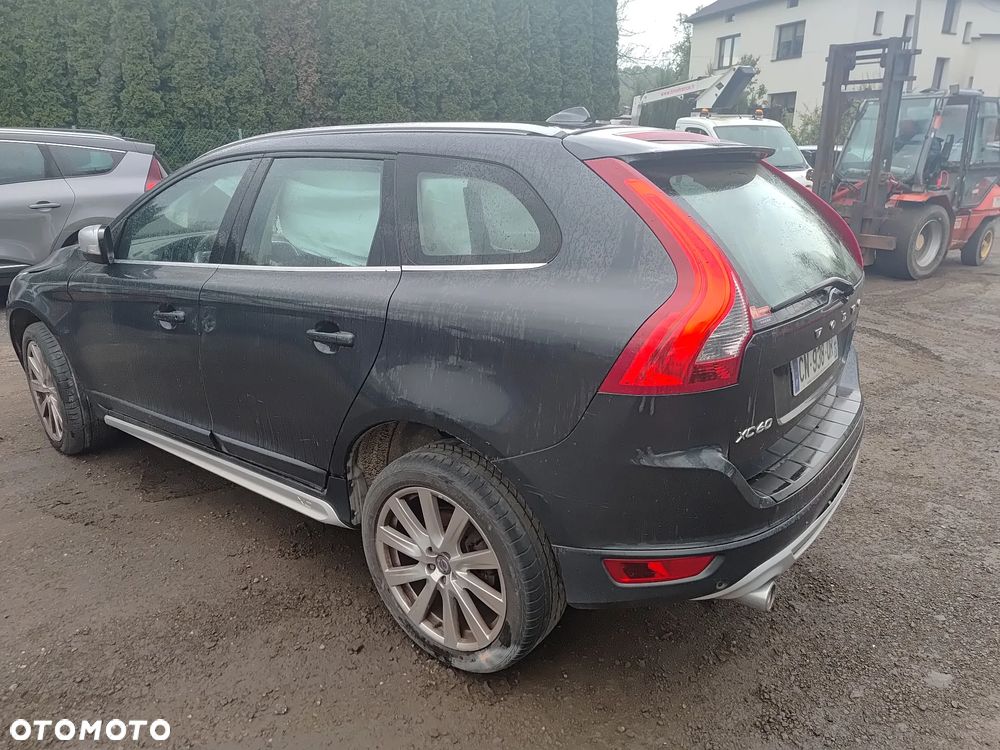 Volvo XC 60 D5 AWD RDesign - 4