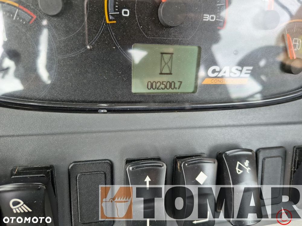 Case 695 SV 2023R - 24