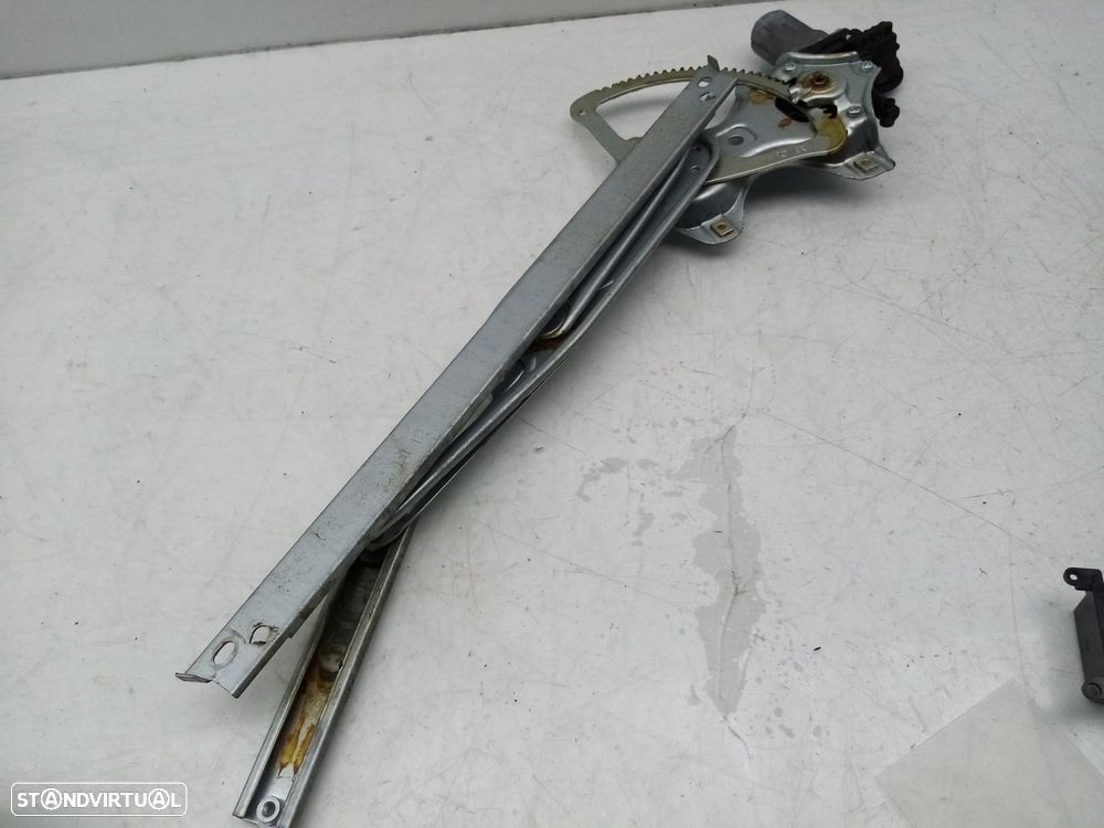 Elevador vidros frente direito TOYOTA Auris Hatchback (_E18_) - 1