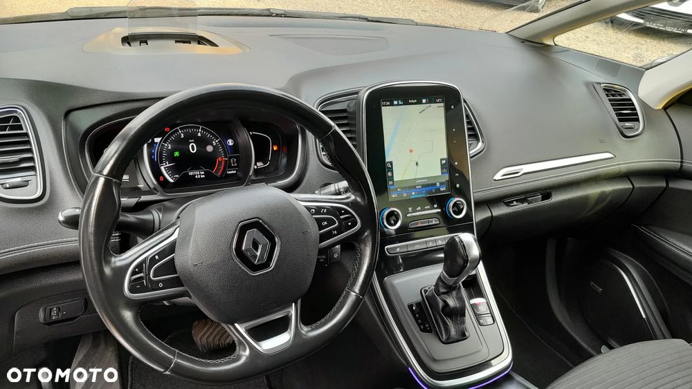 Renault Grand Scenic - 21