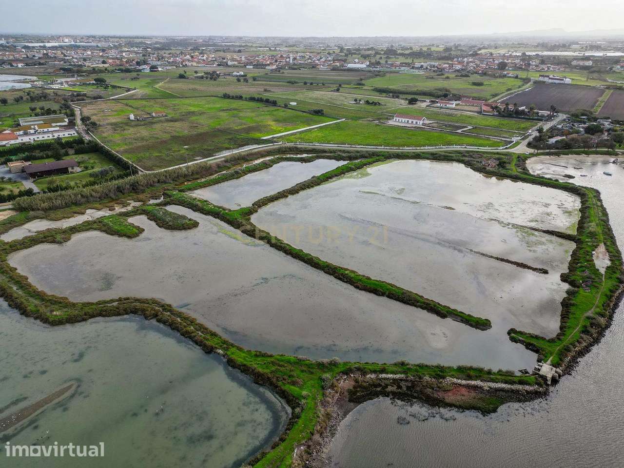 Marinha com 5 ha, destinada a piscicultura, em Sarilhos Grandes, Monti - Grande imagem: 3/32