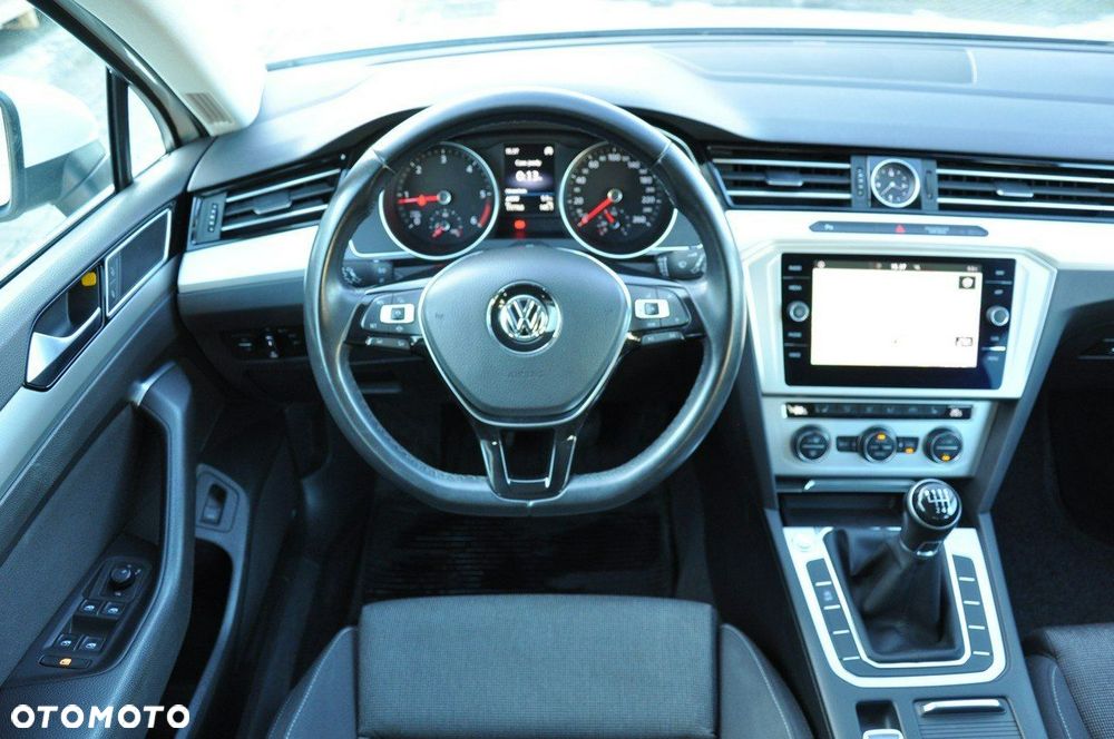Volkswagen Passat - 21