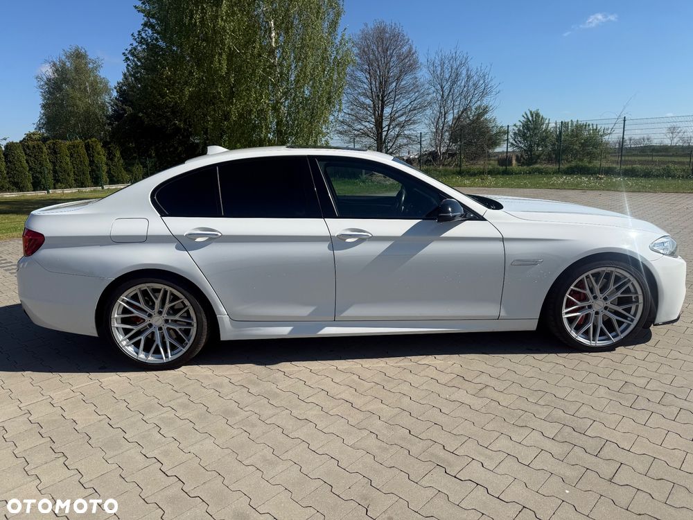 BMW Seria 5 550i - 8