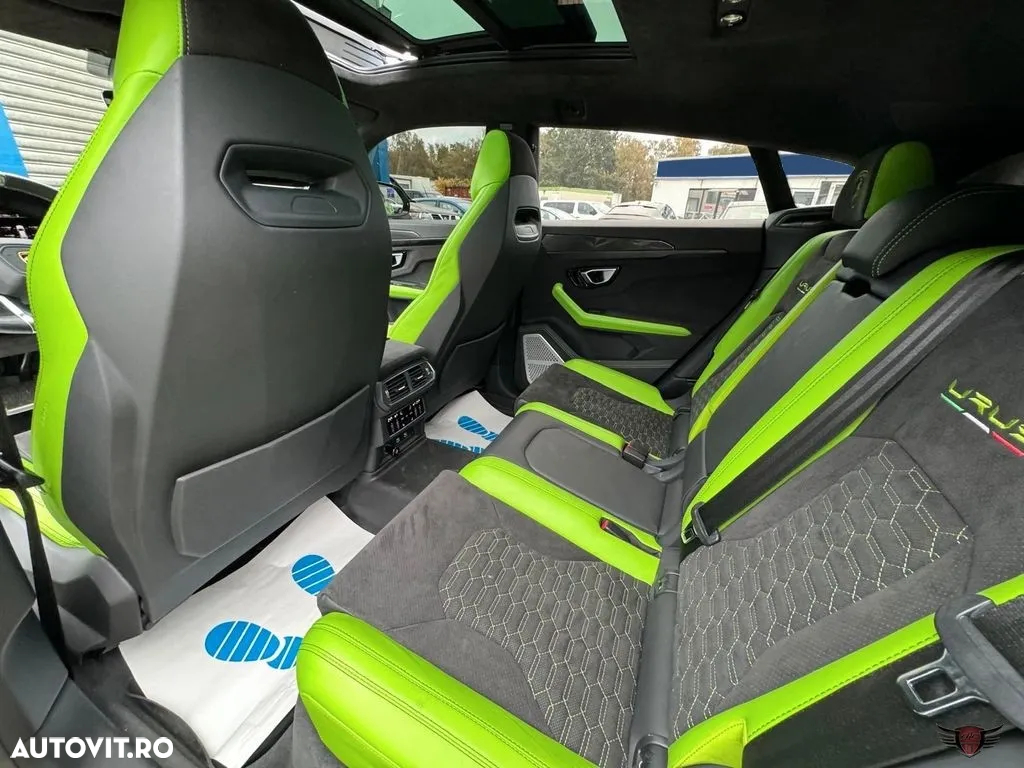 Lamborghini URUS Standard - 18